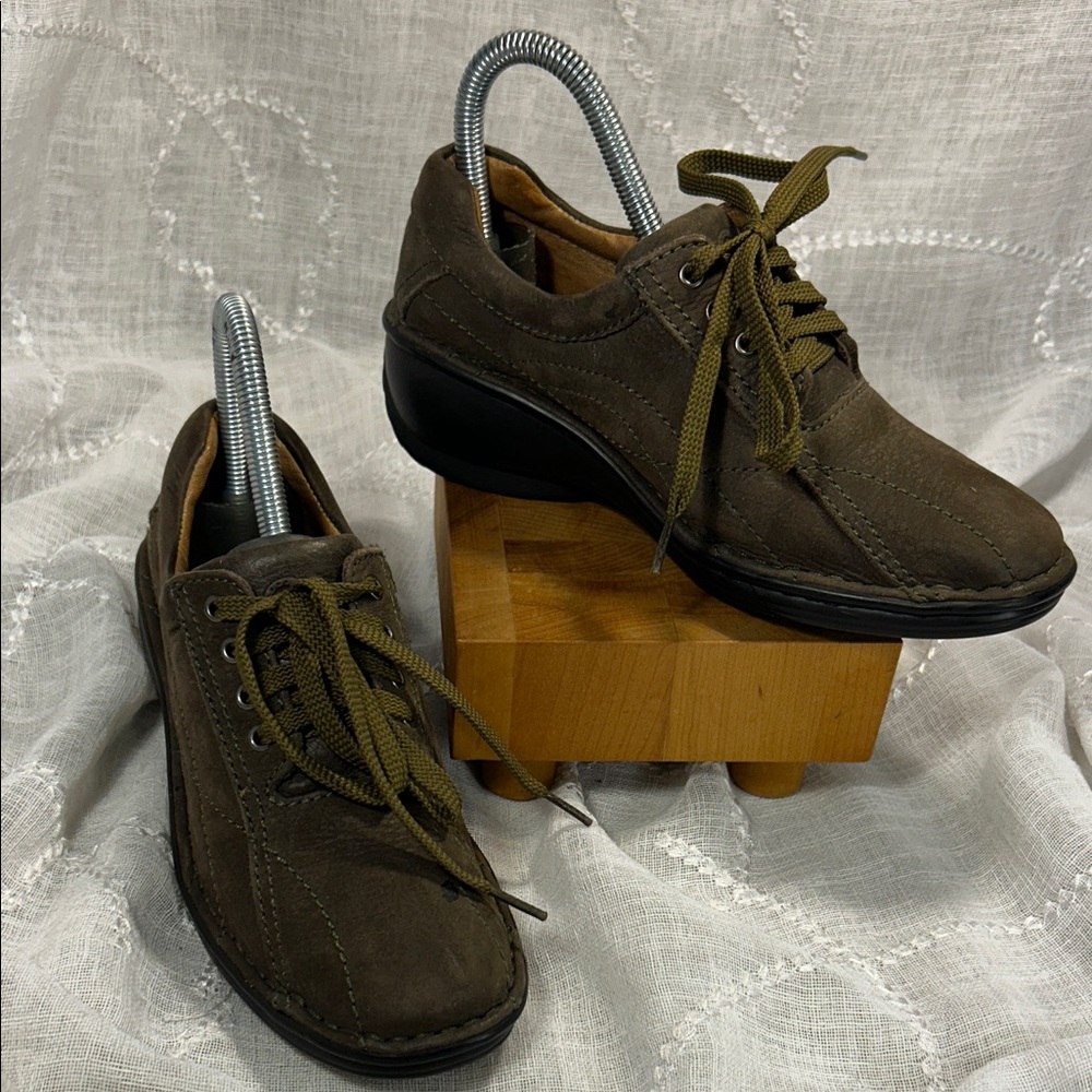 Leather lace up slight platform shoes